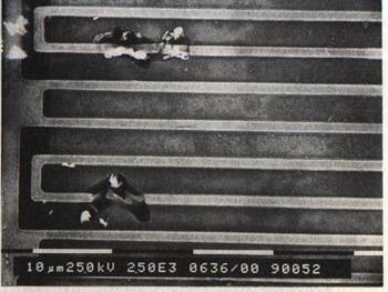 电子显微镜下IC内部损毁的照片